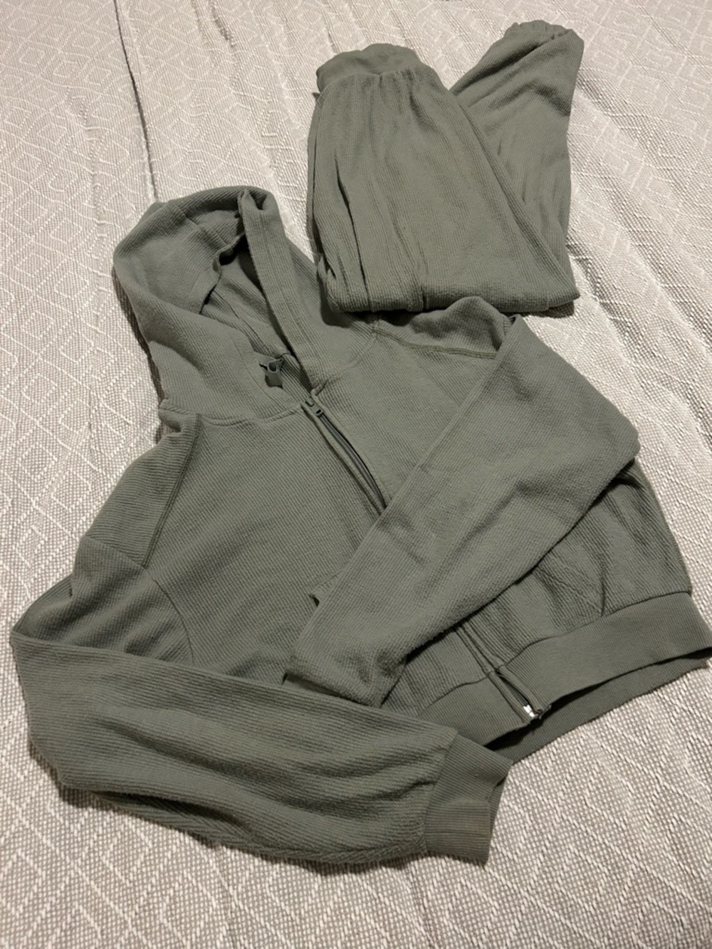 Skims Waffle Jogger/Sweatshirt/Scoop Bra Set - Color Mineral